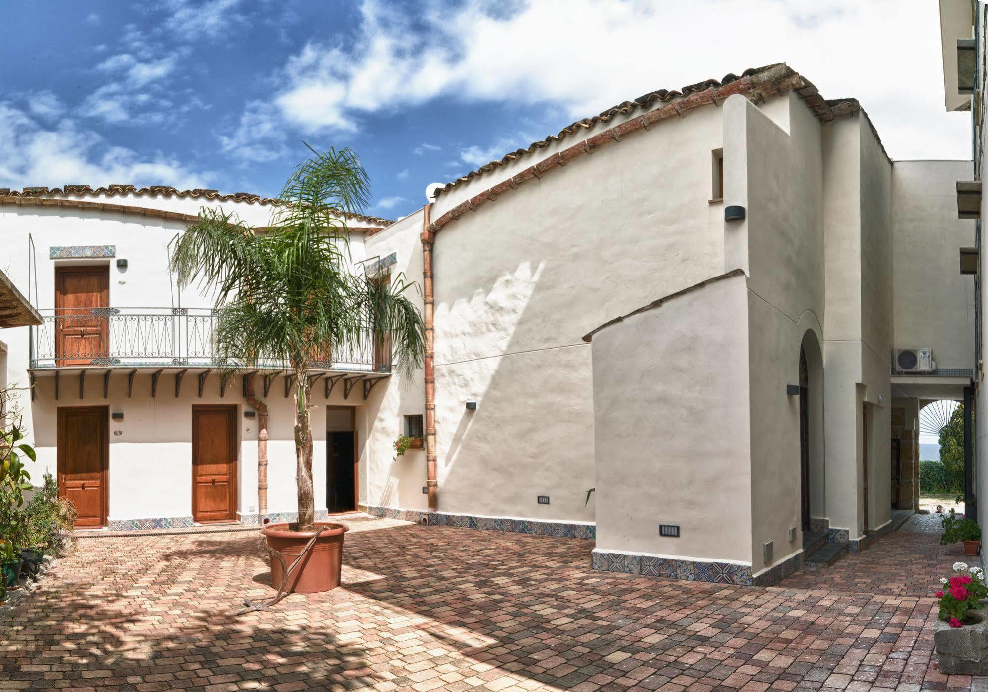 Case Giannone Santa Flavia Exterior photo